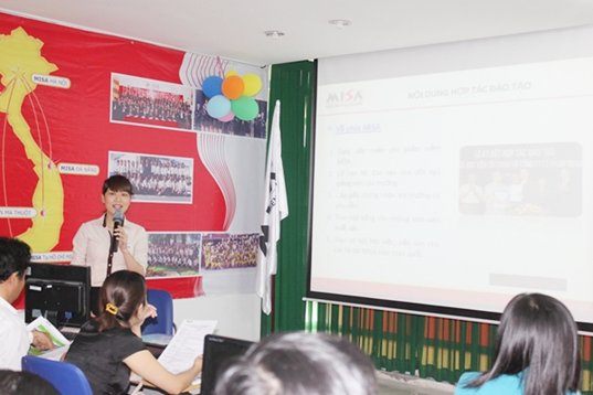 misa-tap-huan-cho-20-truong-phia-nam-2.jpg misa-tap-huan-cho-20-truong-phia-nam-2.jpg