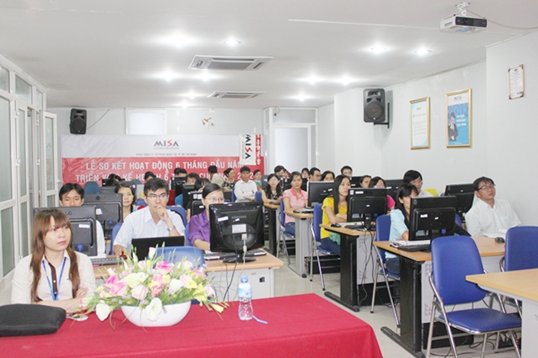 misa-tap-huan-cho-20-truong-phia-nam.jpg misa-tap-huan-cho-20-truong-phia-nam.jpg