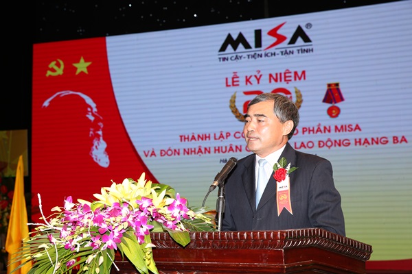 misa-don-nhan-huan-chuong-lao-dong-hang-3-3.jpg misa-don-nhan-huan-chuong-lao-dong-hang-3-3.jpg