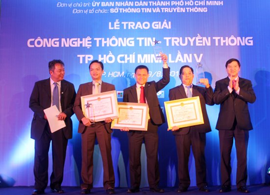 HQO_PR_Giai_thuong_CNTT.jpg